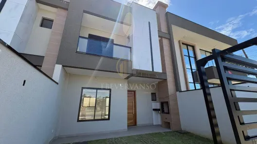 Sobrado com 3 Quartos à venda, 102m² no Guaratuba, Guaratuba