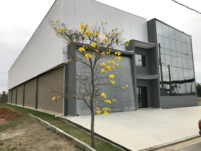 Galpão/Depósito/Armazém com 3 Quartos para alugar, 650m² no Água Quente, Taubaté