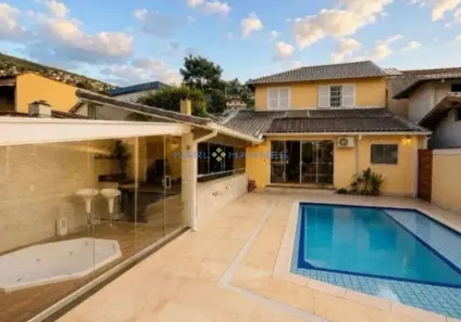 Casa com 4 Quartos à venda, 349m² no Cascatinha, Petrópolis