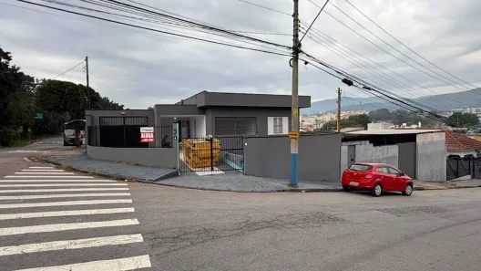 Casa com 2 Quartos para alugar, 120m² no Vila Mafalda, Jundiaí