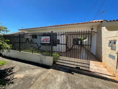 Casa com 3 Quartos à venda, 221m² no Parque Avenida, Maringá