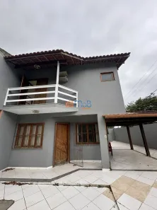 Casa com 3 Quartos para alugar, 130m² no Mirante da Lagoa, Macaé