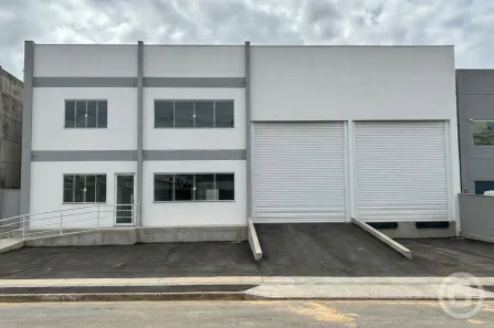 Galpão/Depósito/Armazém para alugar, 696m² no Sertão do Maruim, São José