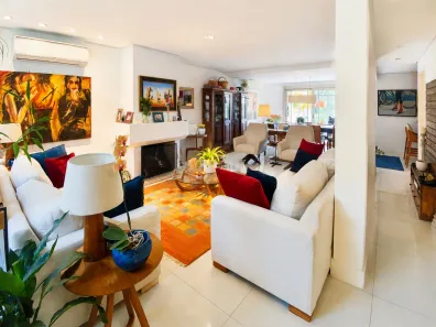 Casa com 2 Quartos à venda, 324m² no Três Figueiras, Porto Alegre