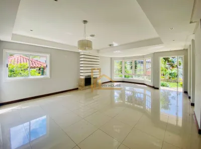 Casa de Condomínio com 4 Quartos para alugar, 341m² no Várzea, Teresópolis