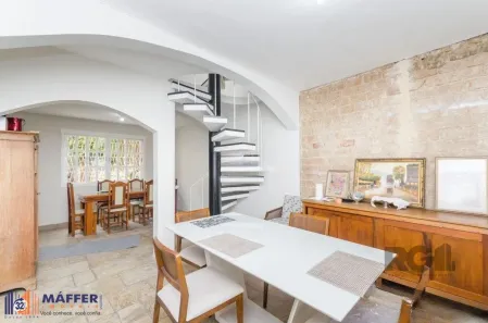 Casa com 4 Quartos à venda, 224m² no Três Figueiras, Porto Alegre