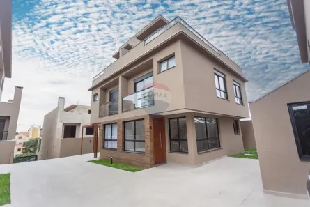 Casa com 3 Quartos à venda, 141m² no Tingui, Curitiba