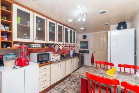 Casa com 3 Quartos para alugar, 117m² no Jardim São Pedro, Porto Alegre