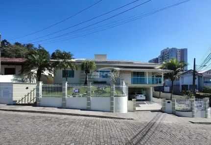 Casa com 4 Quartos à venda, 249m² no Velha, Blumenau