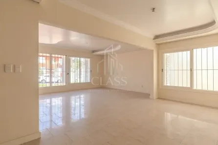 Casa com 3 Quartos para alugar, 240m² no Passo da Areia, Porto Alegre