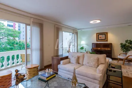 Apartamento com 3 Quartos para alugar, 220m² no Jardim Paulista, São Paulo