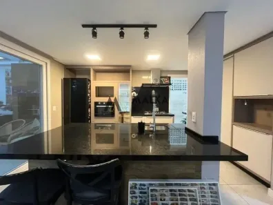 Casa com 3 Quartos para alugar, 230m² no Agronômica, Florianópolis