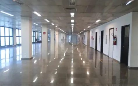 Sala Comercial para alugar, 1620m² no Tamboré, Barueri