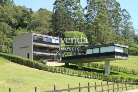 Sobrado com 4 Quartos para alugar, 540m² no Aldeia da Serra, Barueri