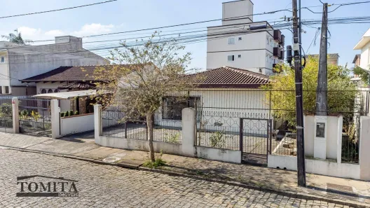 Casa com 3 Quartos à venda, 202m² no Bucarein, Joinville