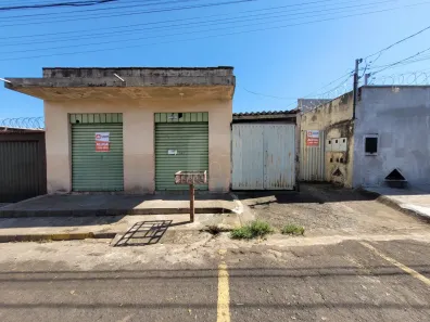 Casa com 1 Quarto para alugar, 30m² no Jardim das Palmeiras, Uberlândia