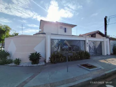 Sobrado com 4 Quartos à venda, 284m² no Campo Belo, Londrina