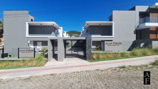 Sobrado com 2 Quartos à venda, 98m² no Centro, Garopaba
