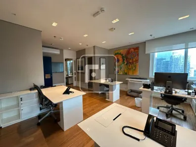 Sala Comercial para alugar, 123m² no Vila Olímpia, São Paulo