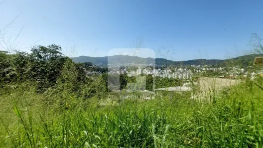 Lote/Terreno à venda, 650m² no Trindade, Florianópolis