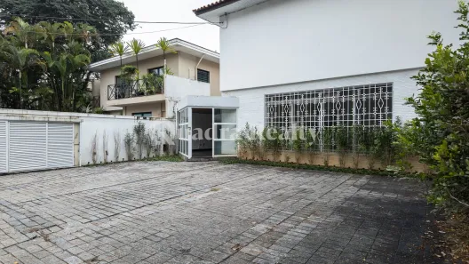 Imóvel Comercial com 15 Quartos para venda ou aluguel, 600m² no Jardim América, São Paulo