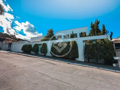 Casa com 4 Quartos à venda, 466m² no Triângulo, Pedro Leopoldo