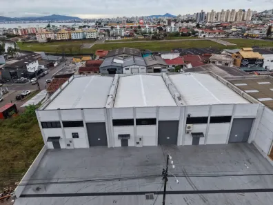 Galpão/Depósito/Armazém para alugar, 348m² no Serraria, São José