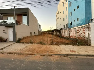 Lote/Terreno à venda, 301m² no Ibituruna, Montes Claros