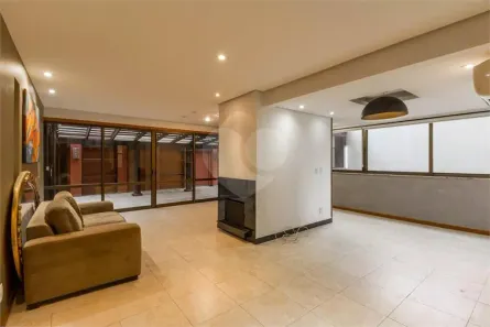 Apartamento com 3 Quartos para alugar, 117m² no Petrópolis, Porto Alegre