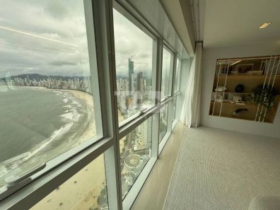 Apartamento com 3 Quartos à venda, 165m² no Pioneiros, Balneário Camboriú
