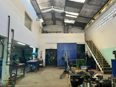 Galpão/Depósito/Armazém à venda, 385m² no Vila do Encontro, São Paulo