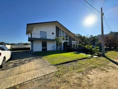 Casa com 3 Quartos para alugar, 300m² no Badenfurt, Blumenau