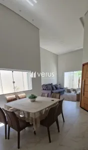 Casa com 3 Quartos para alugar, 180m² no Santa Rosa, Uberlândia