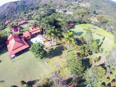 Fazenda/Sítio com 5 Quartos à venda, 390m² no Centro, Santa Branca