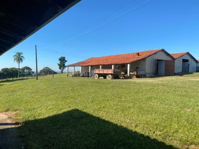 Fazenda/Sítio com 3 Quartos à venda, 200m² no Área Rural de Itapetininga, Itapetininga