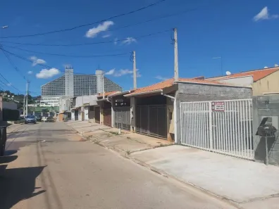 Casa com 2 Quartos para alugar, 57m² no Jardim São Felipe, Atibaia