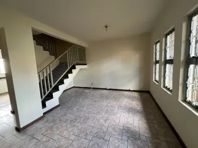 Sobrado com 3 Quartos à venda, 132m² no Jardim Vilas Boas, Londrina