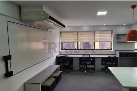 Sala Comercial para alugar, 168m² no Paisagem Renoir, Cotia