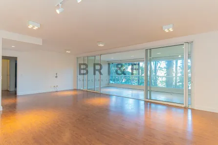 Apartamento com 3 Quartos para alugar, 250m² no Campo Belo, São Paulo