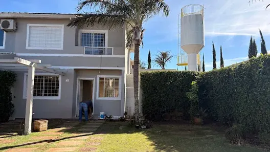 Casa de Condomínio com 3 Quartos para alugar, 130m² no Jardim Verônica, Maringá