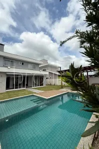 Sobrado com 3 Quartos para alugar, 230m² no Santa Regina, Camboriú