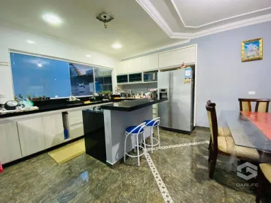 Casa com 5 Quartos à venda, 260m² no Jardim do Céu, São José dos Campos