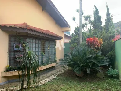 Casa com 2 Quartos à venda, 146m² no Jardim Independência, São Vicente