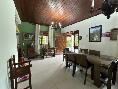 Casa de Condomínio com 2 Quartos à venda, 132m² no Albuquerque, Teresópolis