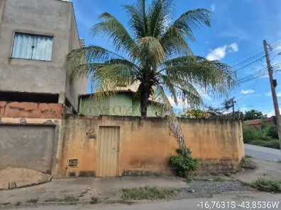 Casa com 3 Quartos à venda, 200m² no Santo Inácio, Montes Claros