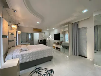 Casa com 6 Quartos à venda, 300m² no Marapé, Santos