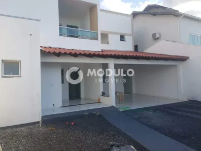 Sobrado com 2 Quartos para alugar, 60m² no Jardim Europa, Uberlândia