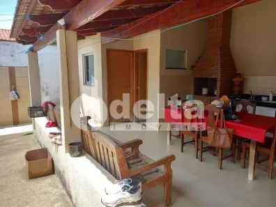 Casa com 3 Quartos à venda, 137m² no Granada, Uberlândia