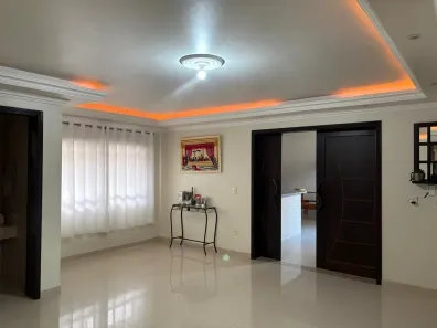 Sobrado com 3 Quartos à venda, 255m² no Floresta, Joinville