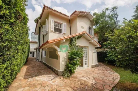 Casa com 3 Quartos para alugar, 250m² no Jardim Europa, São Paulo